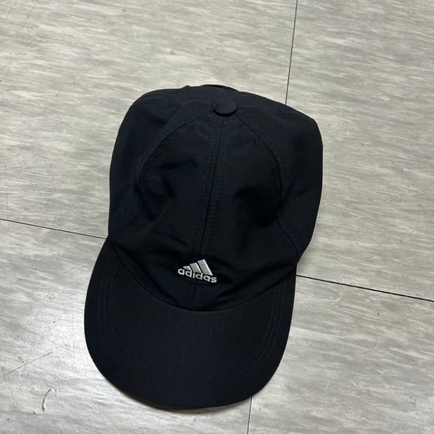 아디다스 블랙 볼캡 OSFM
