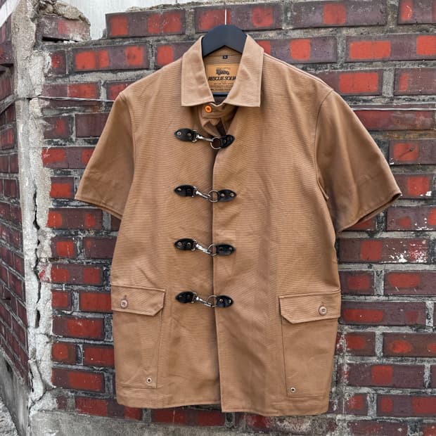 Rescue Souad 후크 버클 반팔셔츠 