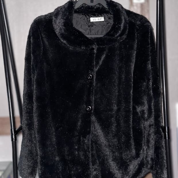 고딕 고스 에코 퍼 자켓