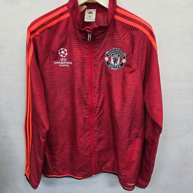아디다스  챔피언스리그 맨체스터 유나이티드 바람막이 자켓 s