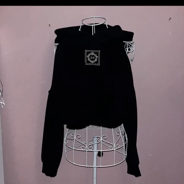 Rady 레디 갸루 어깨트임 빅후드 크롭