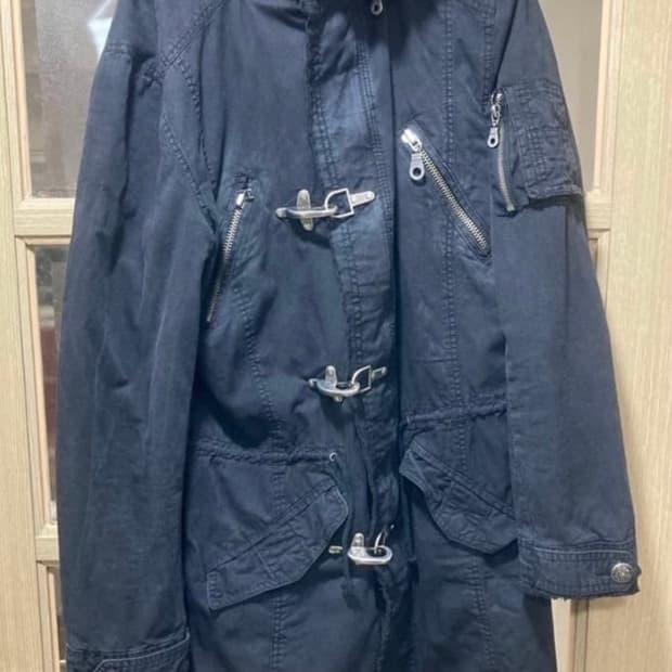 인 더 애틱 파이어뱃 야상