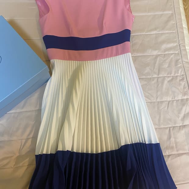 프라다 정품 플리츠원피스 40사이즈 (55-66사이즈)  기장88