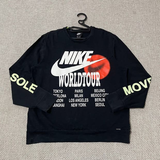 나이키 월드투어 맨투맨 6412