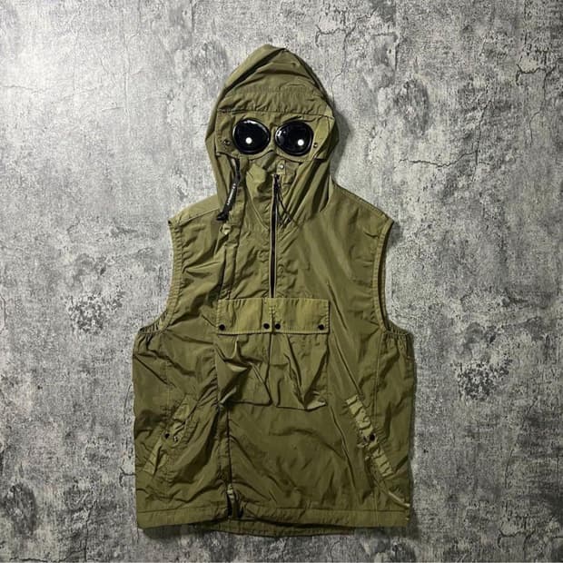 C.P. 컴퍼니 고글 후드 나일론 유틸리티 베스트