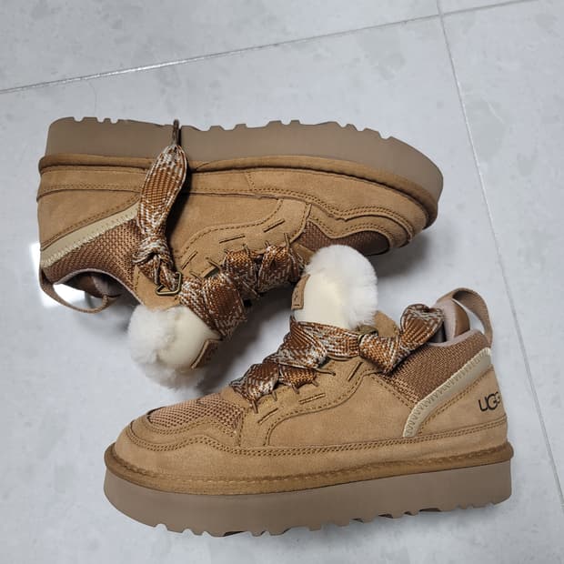 새제품 어그 로우멜 퍼스니커즈 (어그부츠) 39사이즈 250사이즈 