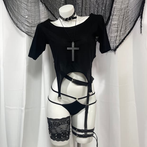 black detail t-shirt