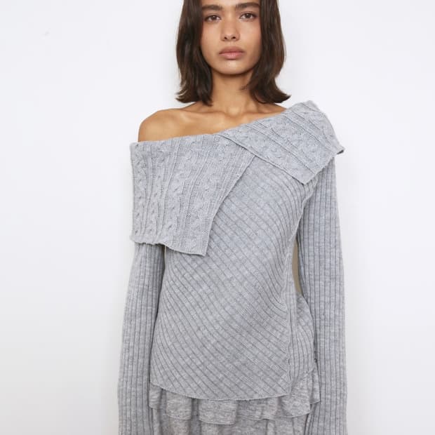 폴리수엠 chunky cable off shoulder 그레이