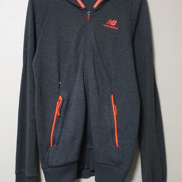 뉴발란스 후드집업 95사이즈 
