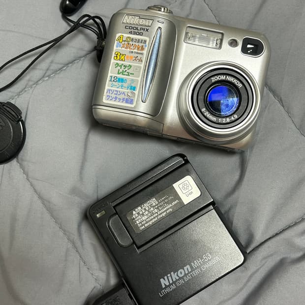 니콘 쿨픽스 4300 판매합니다!