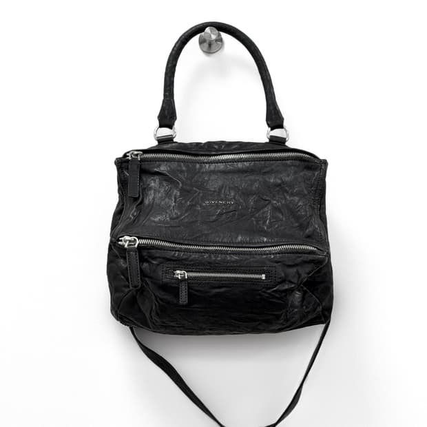 지방시 판도라 미디움 블랙 링클 레더 숄더백