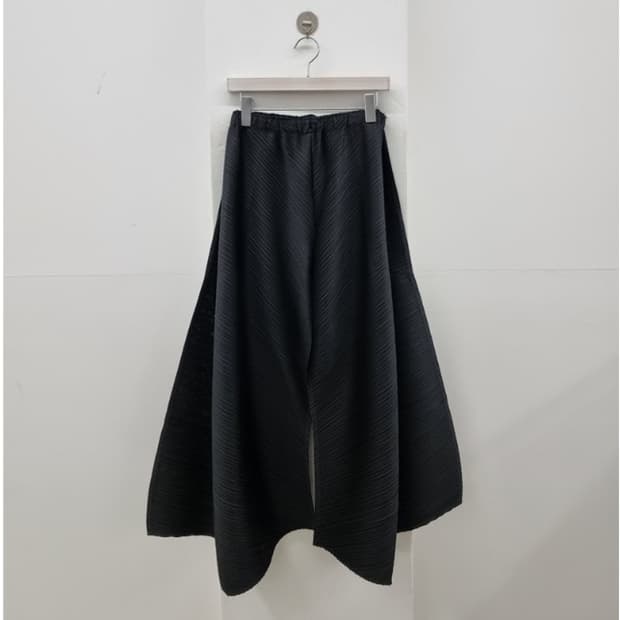 PLEATS PLEASE 플리츠플리즈