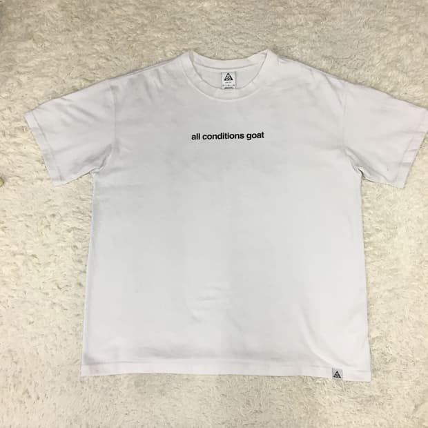 나이키 ACG 백로고 반팔티 FF12