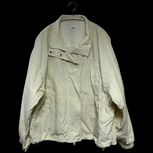 Lowrys farm 아이보리 바람막이