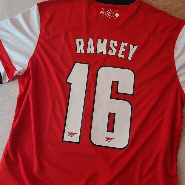 아스날 램지 유니폼