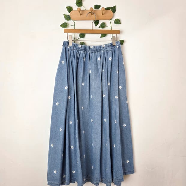 러블리 꽃자수 데님 롱스커트