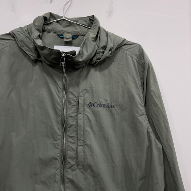 컬럼비아 아웃도어 심플 후드탈착 바람막이