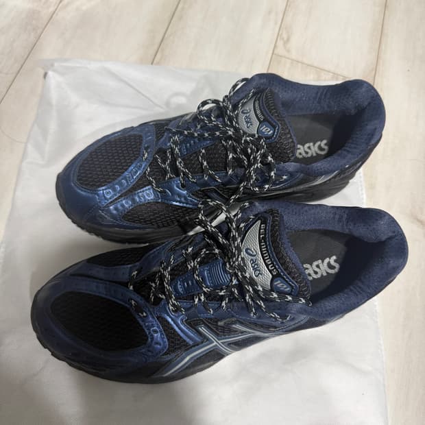 아식스 젤 님버스 10.1 블랙 그랜드샤크 270 팝니다