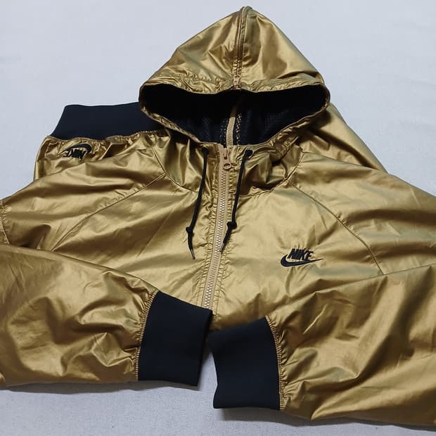 NIKE 나이키 윈드러너 바람막이 골드 메탈릭 바람막이 자켓