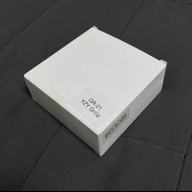 칸예웨스트 콘서트 MD GR-01 그릴즈 실버 새상품