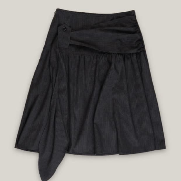 스트라이프 미디스커트 [ 차콜 ]