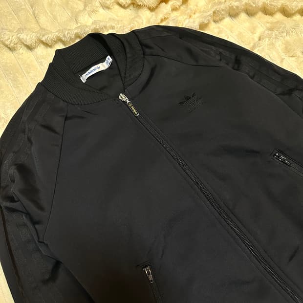 아디다스 검검 크롭져지