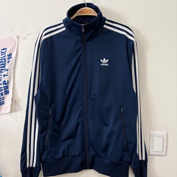 82. 아디다스 져지 트랙탑