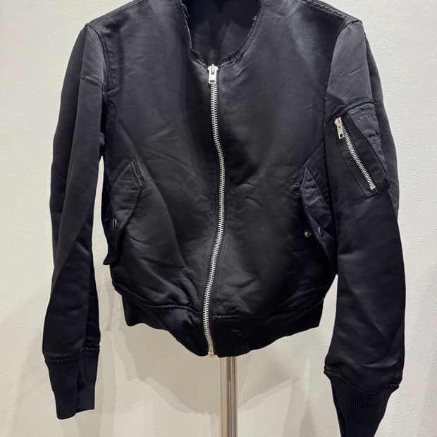 꼼데가르송 블랙 24ss 컷오프 봄버 자켓