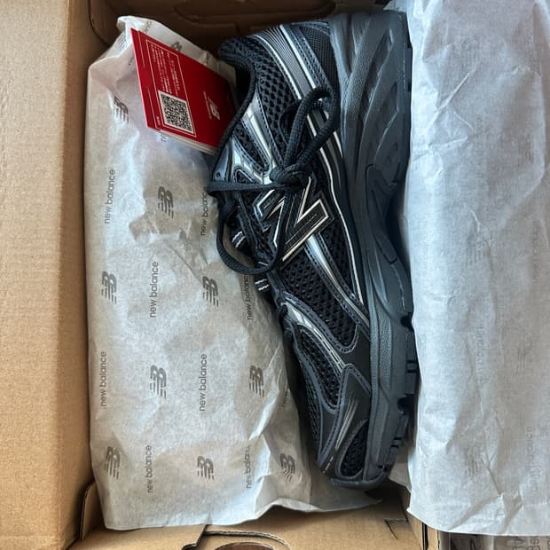 (240, 새상품) 뉴발란스 740 블랙