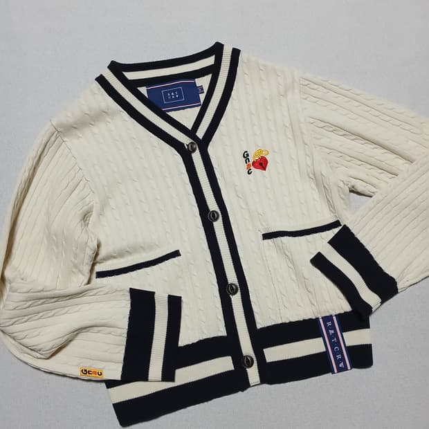 로맨틱크라운 니트 가디건 우먼 자켓