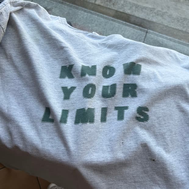 90‘s 나이키 know your limits 티셔츠