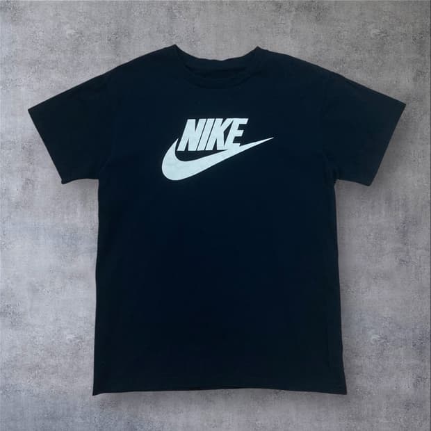 나이키 퓨추라 빅로고 네이비 반팔티