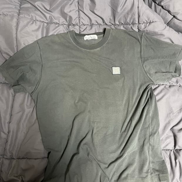 스톤아일랜드 반팔 그레이 로고 패치