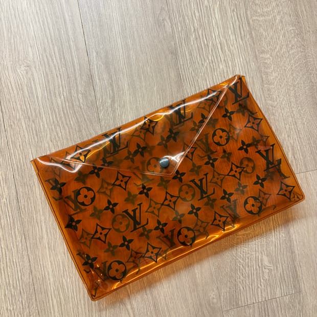 루이비통 오렌지 모노그램 PVC 봉투 파우치