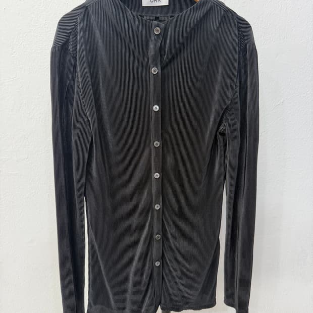 정품) ORR 오르 25ss 여성 핀턱 셔츠 블랙 XS