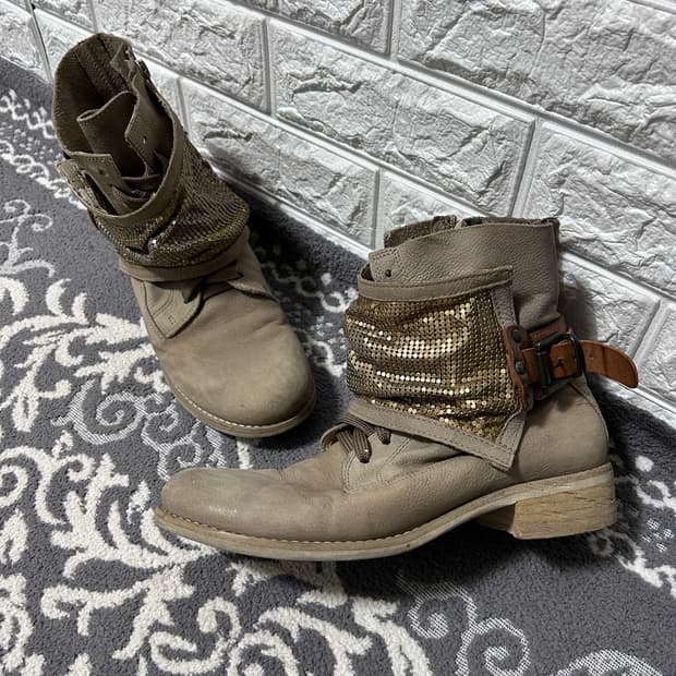 이탈리안 스웨이드 레이어드 스트랩 앵클 부츠