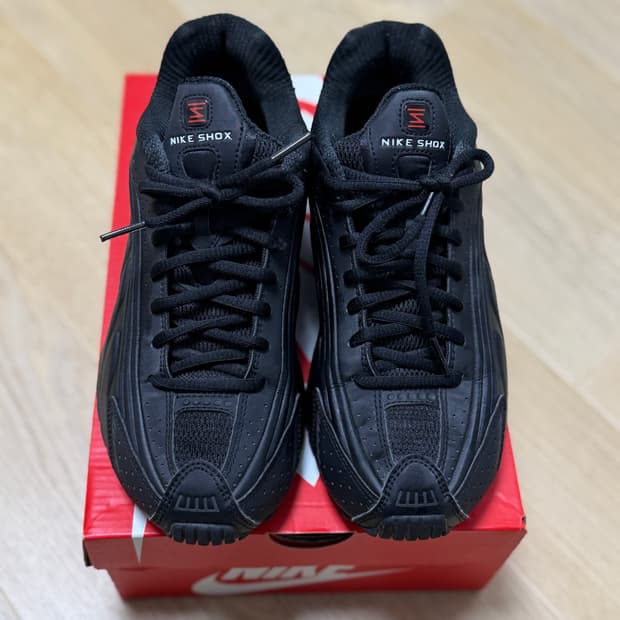 나이키 샥스 R4 블랙