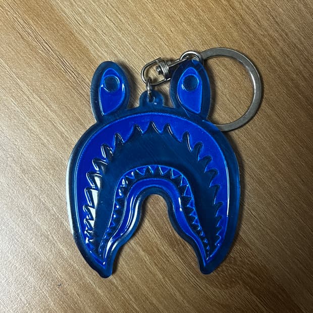 베이프 샤크 헤드 키링 블루