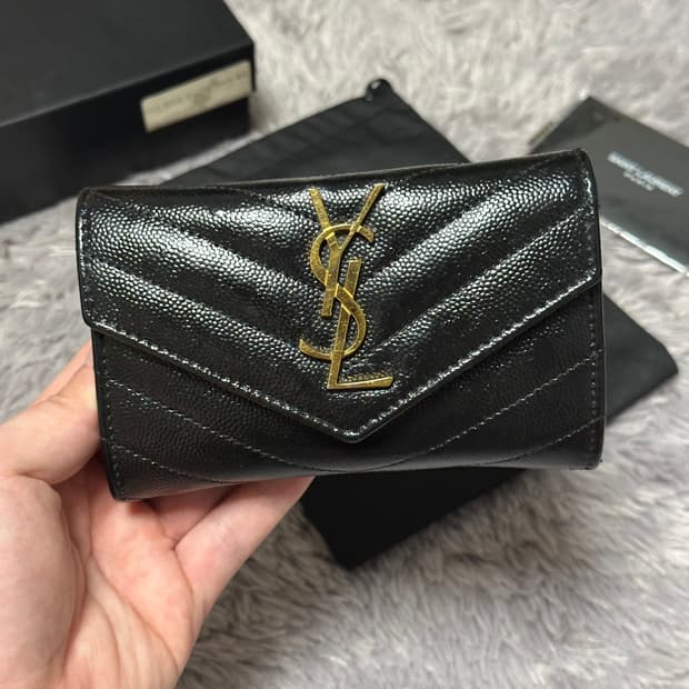 [풀구성] 입생로랑 마틀라세 엔벨로프 중지갑 블랙