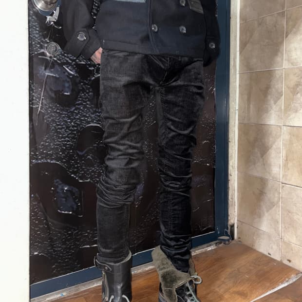 Pledge velvet slim pants