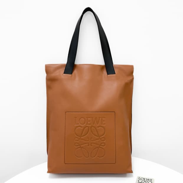 로에베 아나그램 레더 쇼퍼백