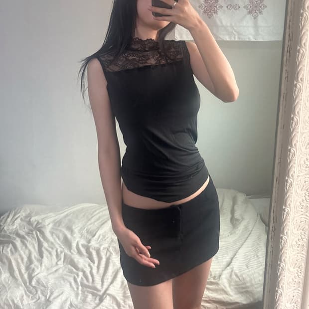 lace sleeveless top