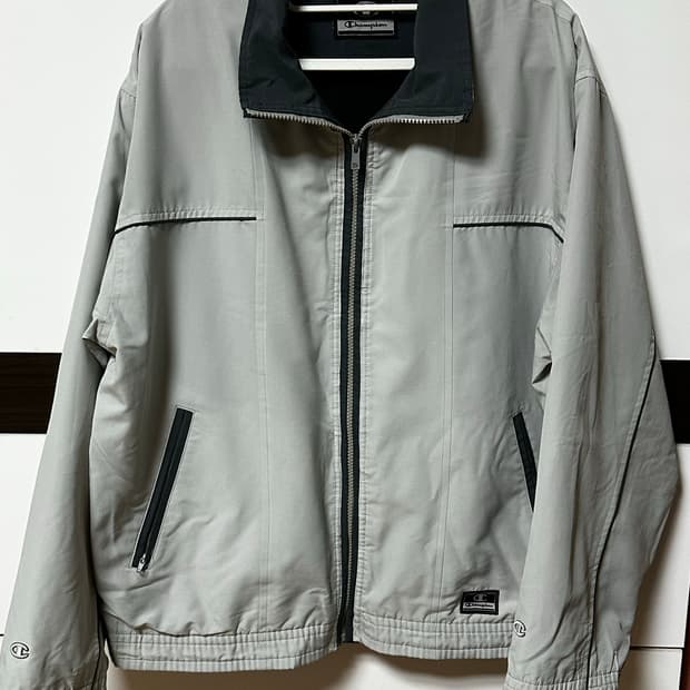 챔피온 바람막이