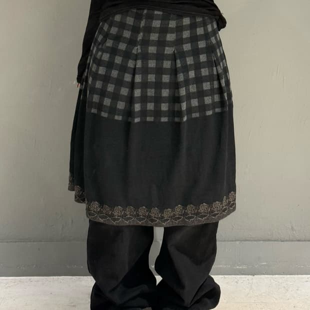 check pattern flower point pleats skirt