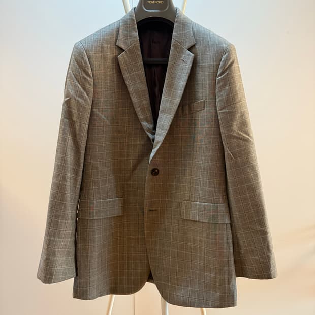 체크 패턴 슈트