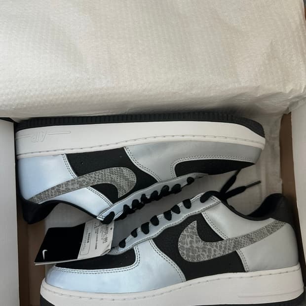 나이키 에어포스1로우 뱀피3 나일탭 새제품 270