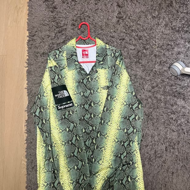 슈프림 노스페이스 파이톤 코치자켓