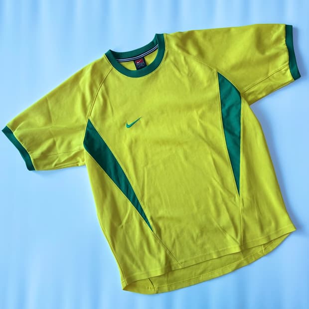 나이키 빈티지 브라질 컬러 센터 스우시 반팔 티