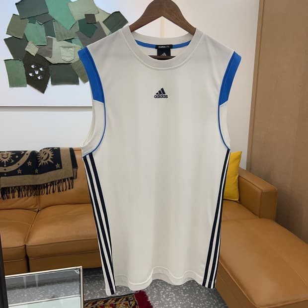 아디다스 센터로고 민소매 기능성 나시티 95 C04770 