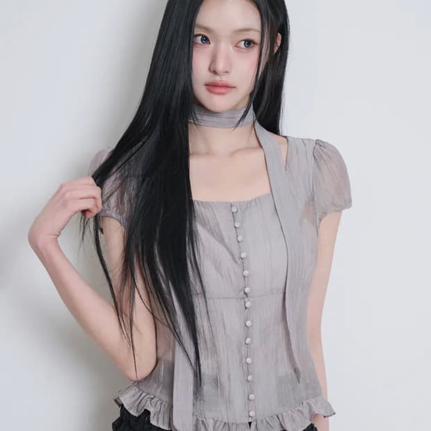 일리고 리본 타이 스퀘어넥 블라우스 그레이 m